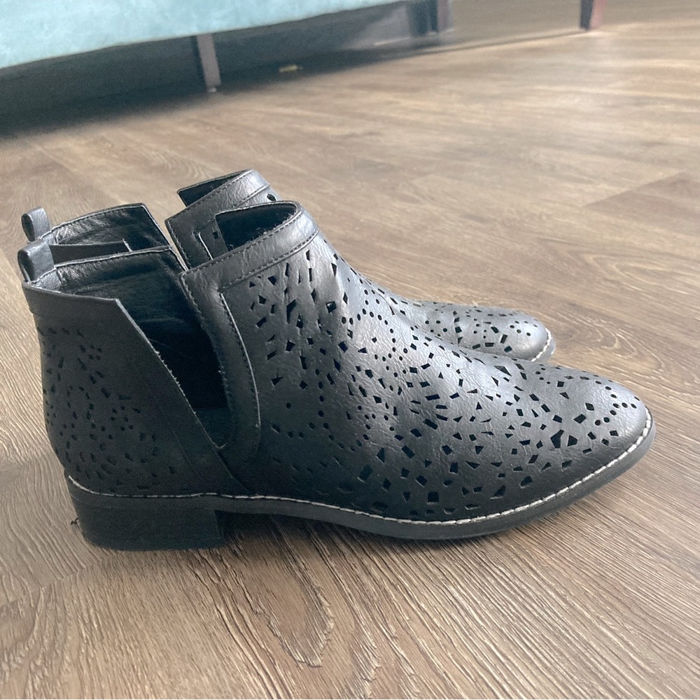 NEW black boots